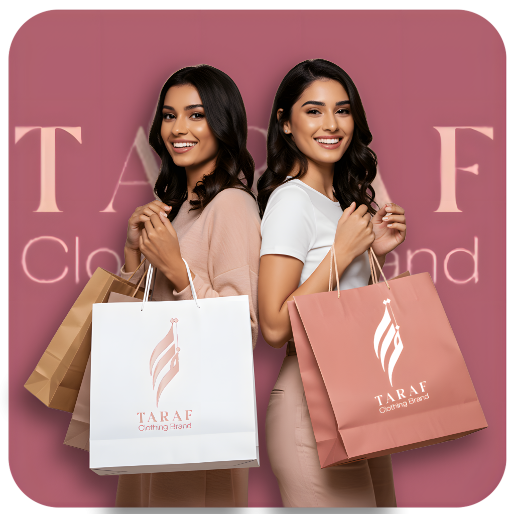 صورتان لعارضتين ترتديان ملابس حريمي عصرية من Taraf Store بألوان الوردي والأبيض، يحملان شنط تسوق أنيقة، موضة 2025، متجر ملابس حريمي في مصر.
